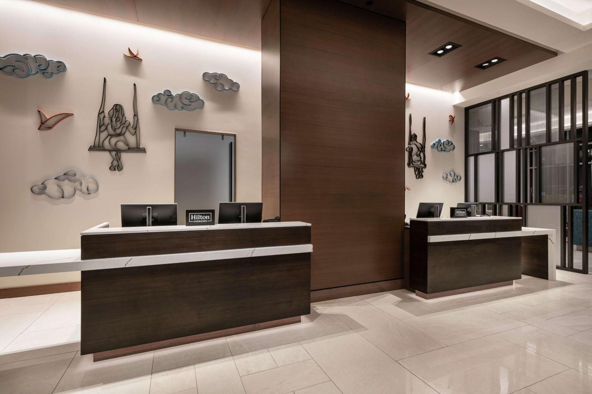 Home2 By Hilton Downtown Convention Center 3*