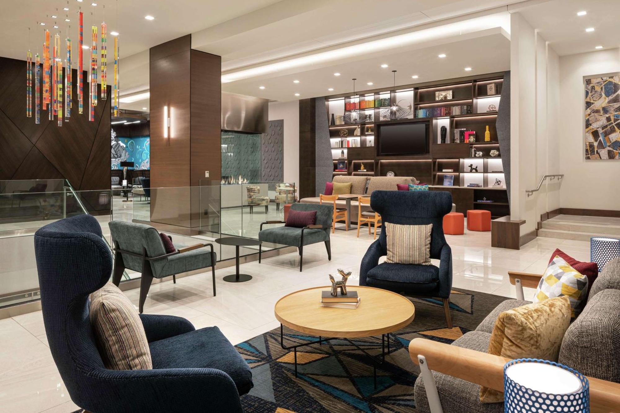 Home2 By Hilton Downtown Convention Center 3*